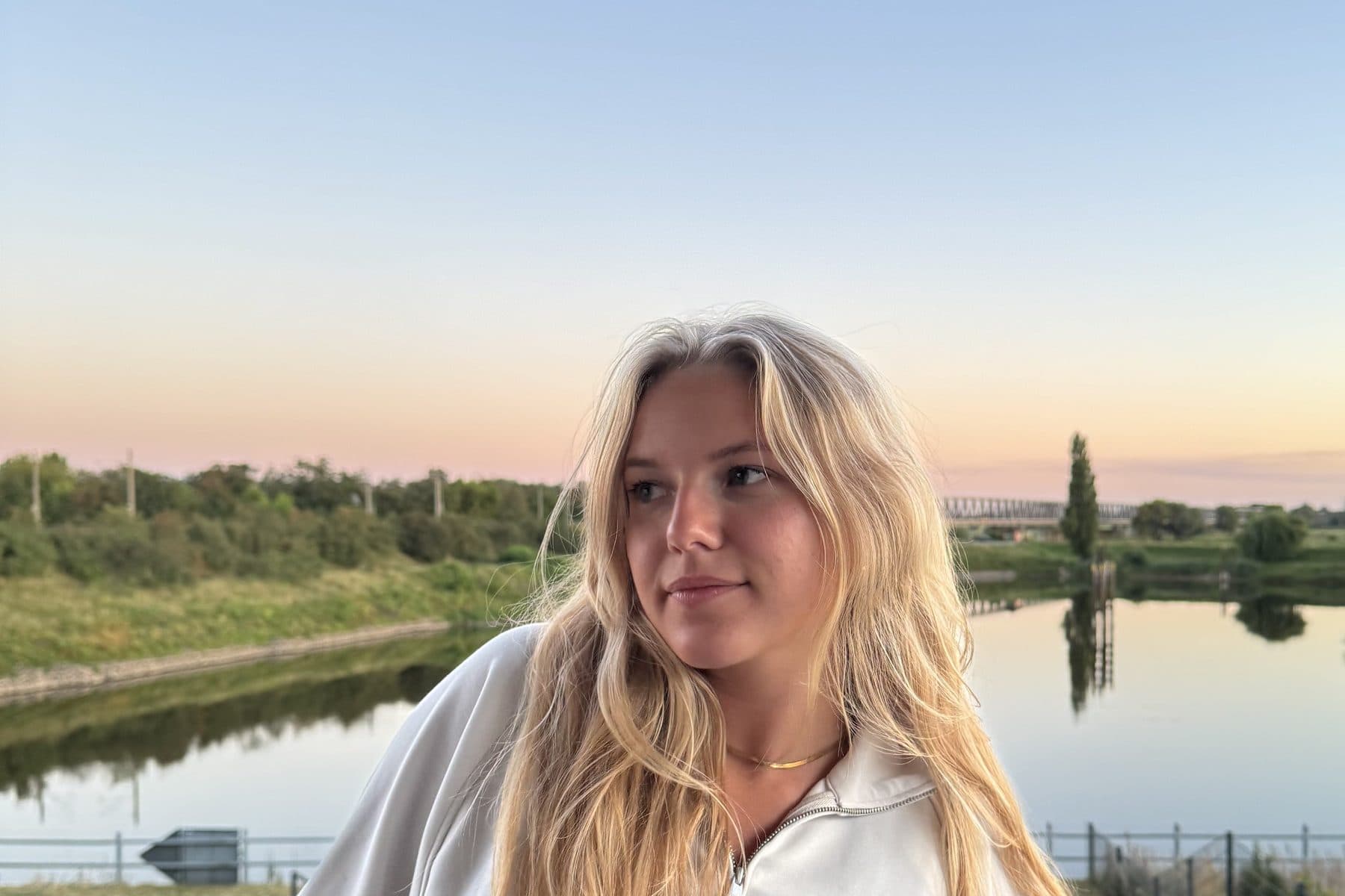 Porträt von Jill im Abendlicht